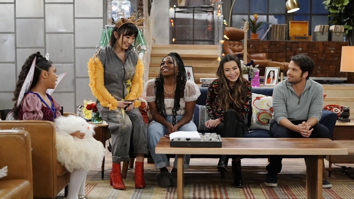 iCarly 2021  [S01E12] - iThrow a Flawless Dinner Party