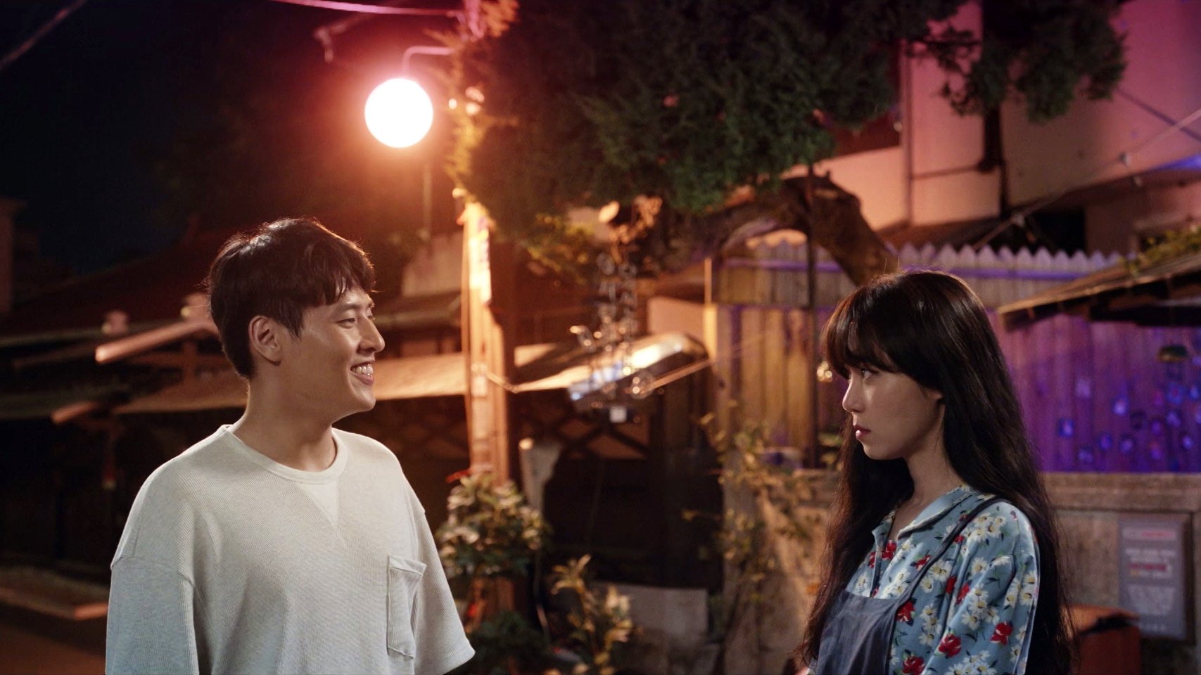 When the Camellia Blooms 2019  [S01E01] - The Woman with the Germanium Bracelet (1)