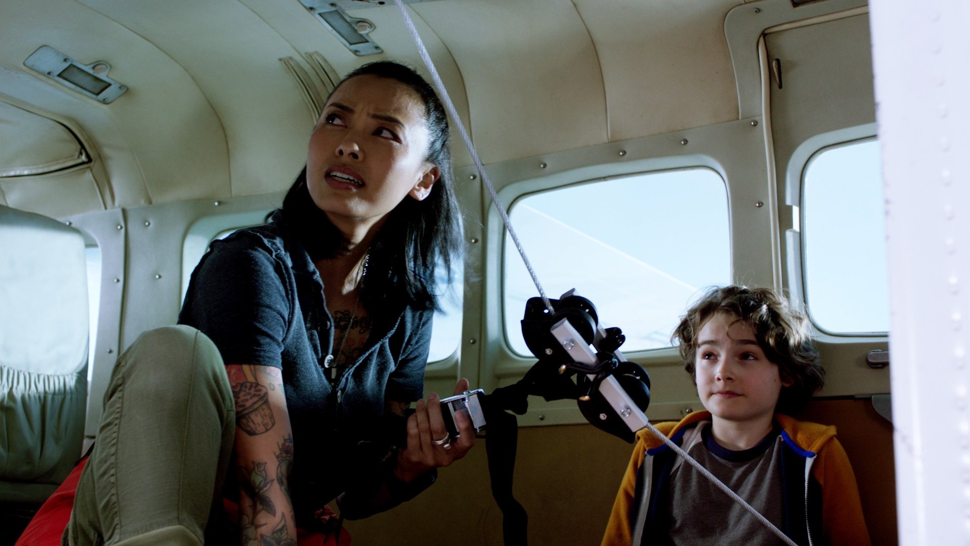 MacGyver 2020  [S04E03] - Kid + Plane + Cable + Truck