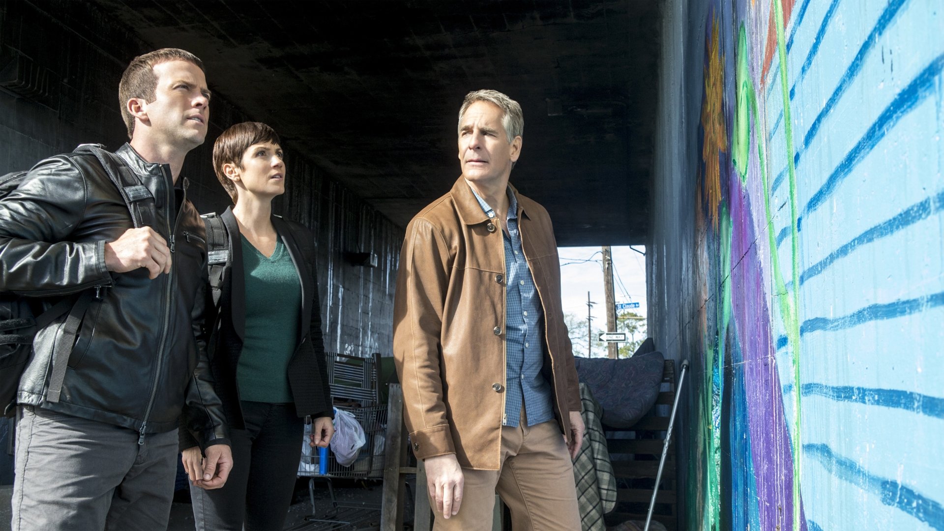 NCIS: New Orleans 2014  [S01E18] - The List