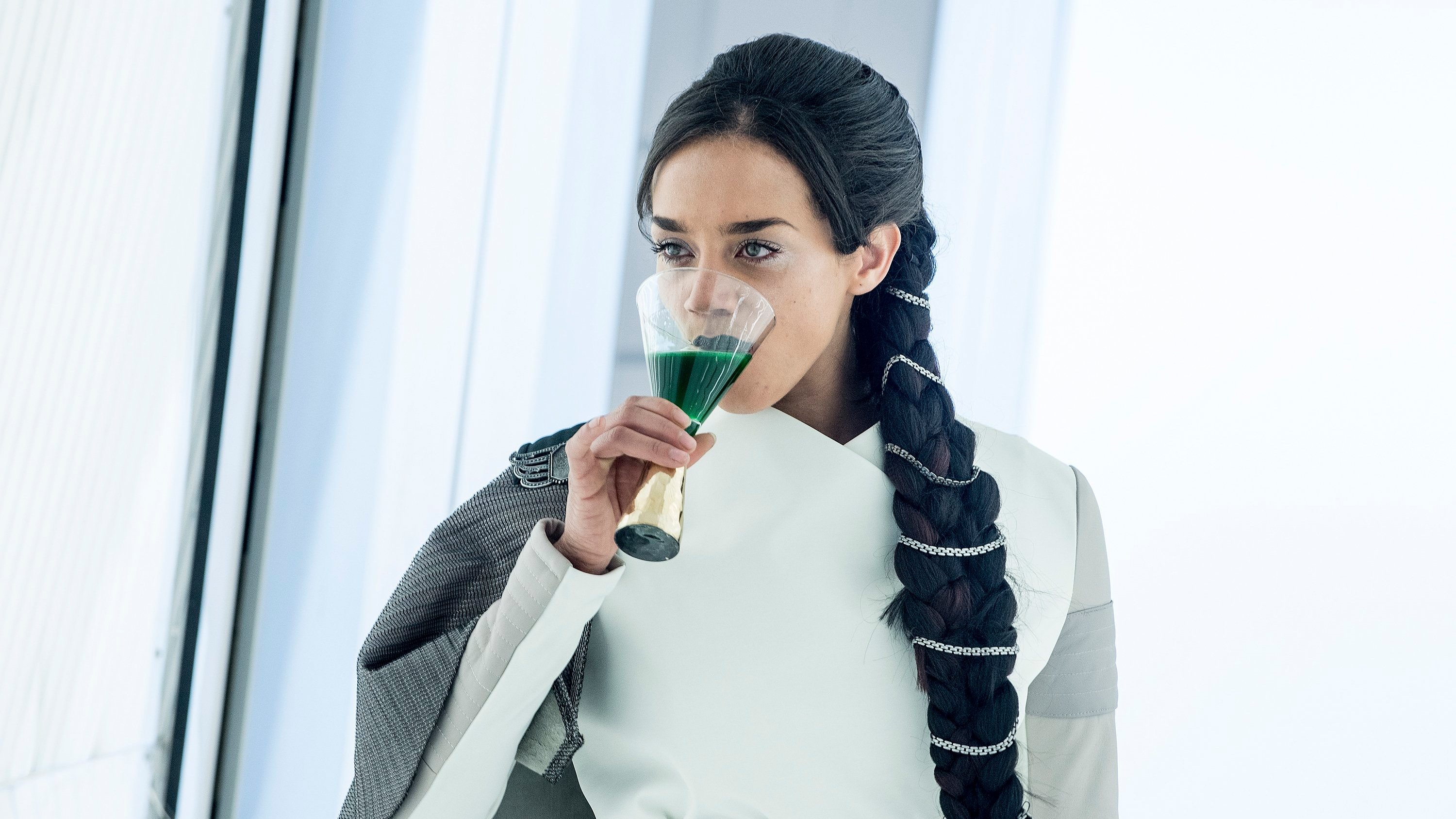 Killjoys 2016  [S02E10] - How to Kill Friends and Influence People