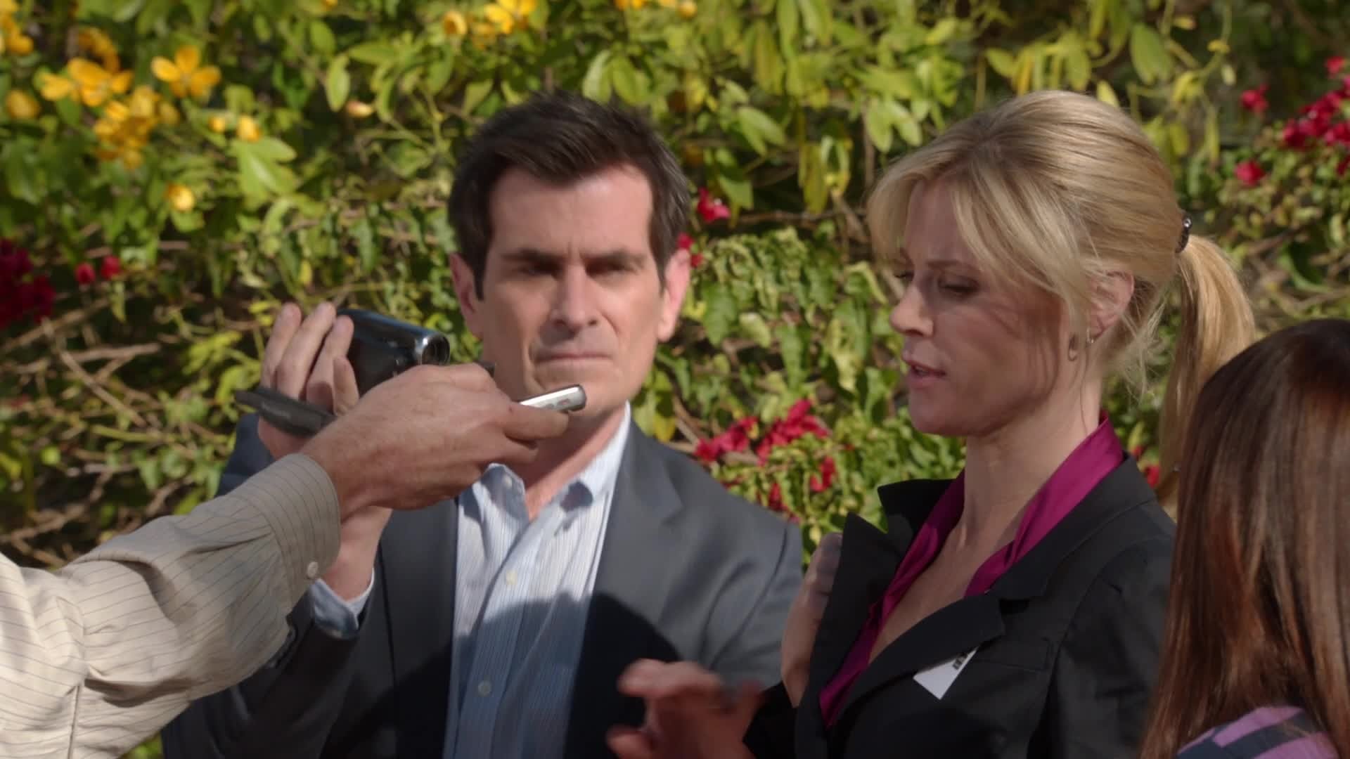 Modern Family 2011  [S03E19] - Election Day