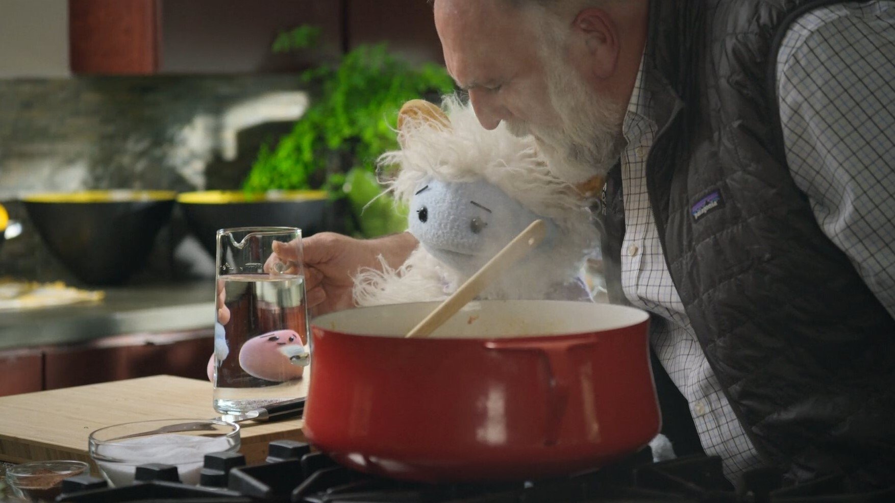 Waffles + Mochi 2021  [S01E10] - Water
