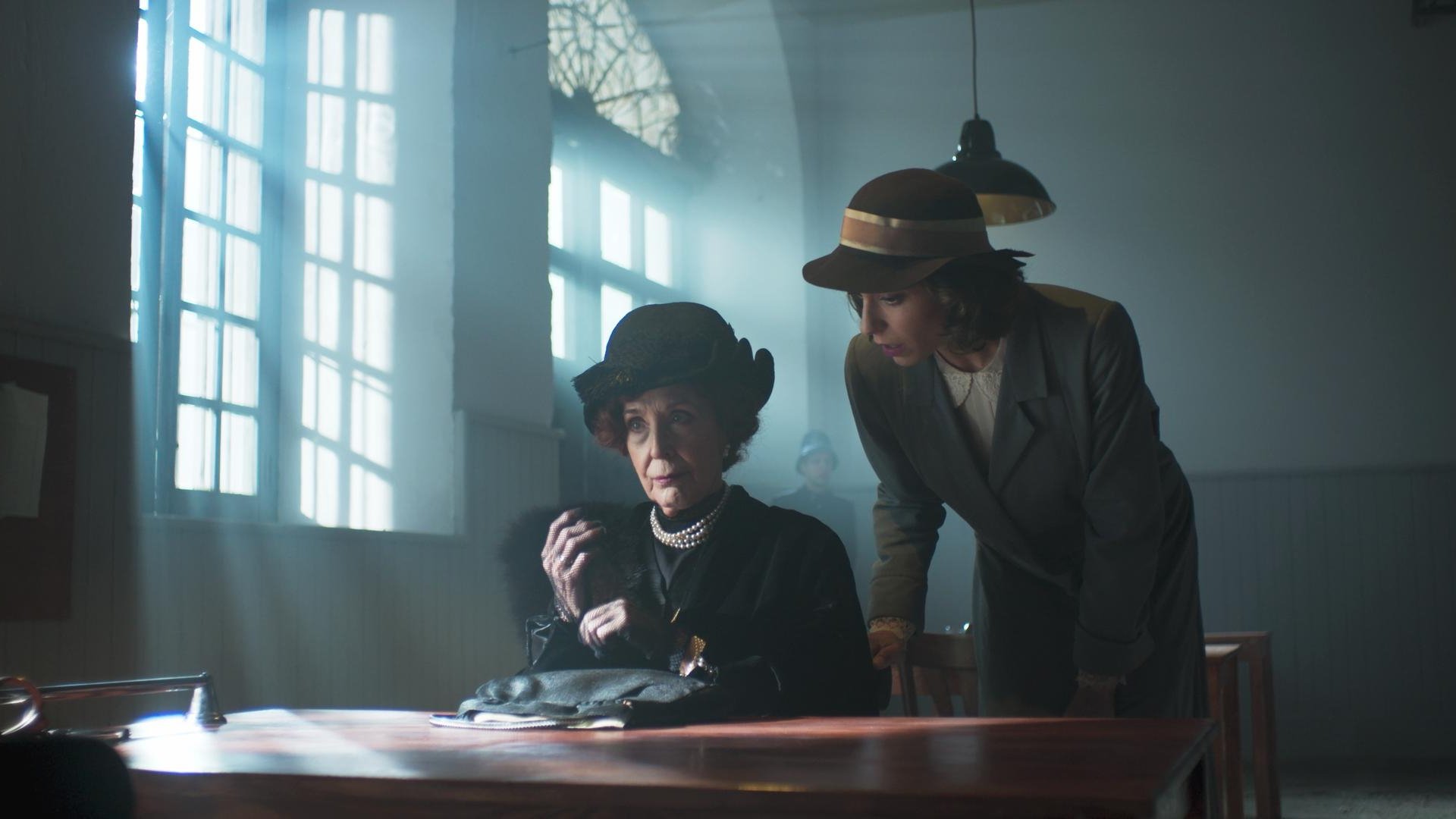 Cable Girls 2018  [S03E04] - Chapter 20: Revenge