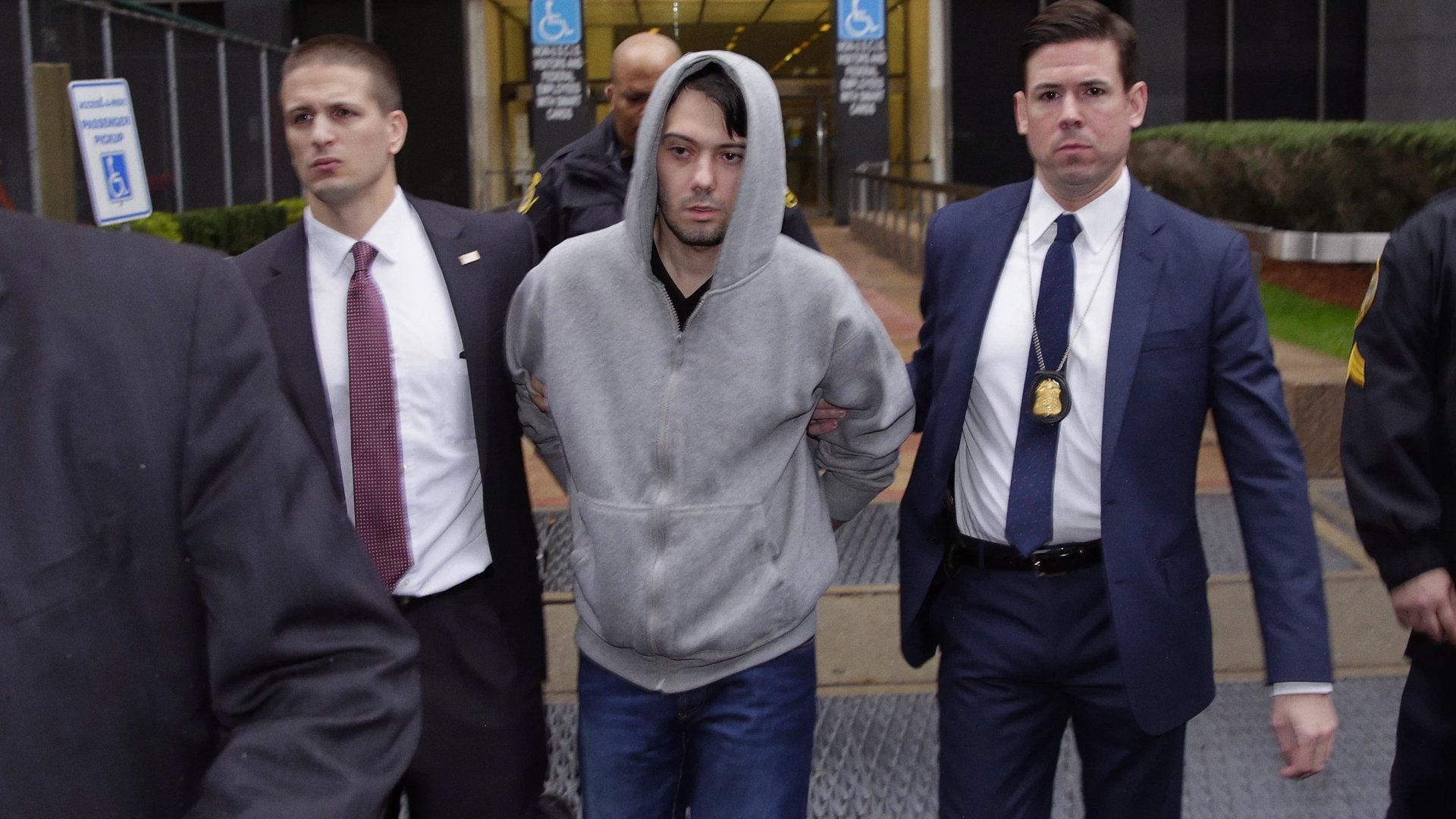 Dirty Money 2018  [S01E03] - Drug Short