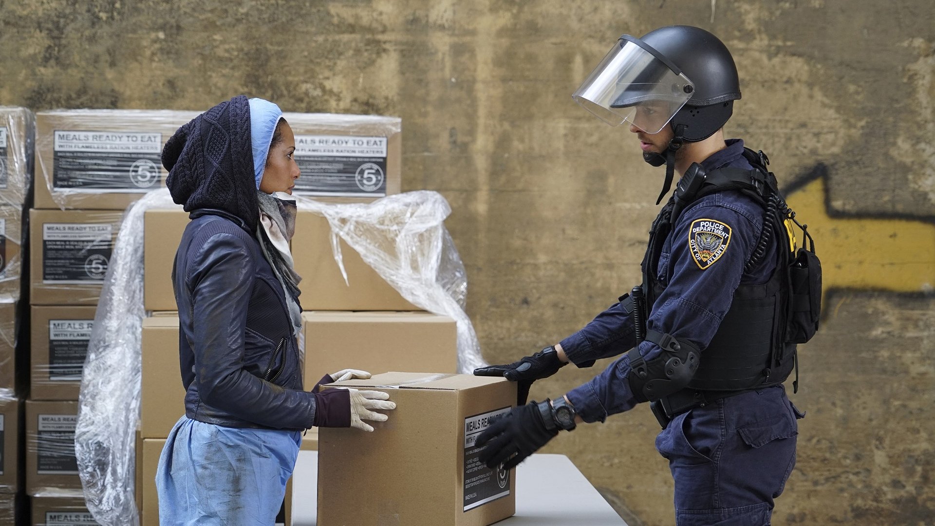Containment 2016  [S01E05] - Like a Sheep Among Wolves