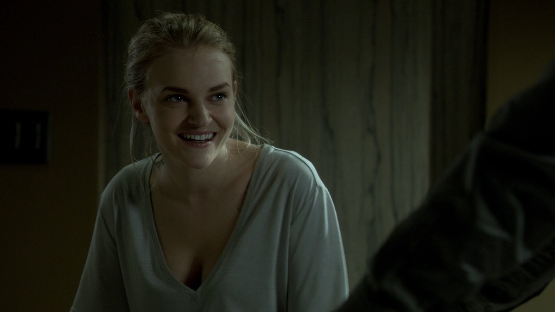 Hemlock Grove 2014  [S02E05] - Hemlock Diego's Policy Player's Dream Book