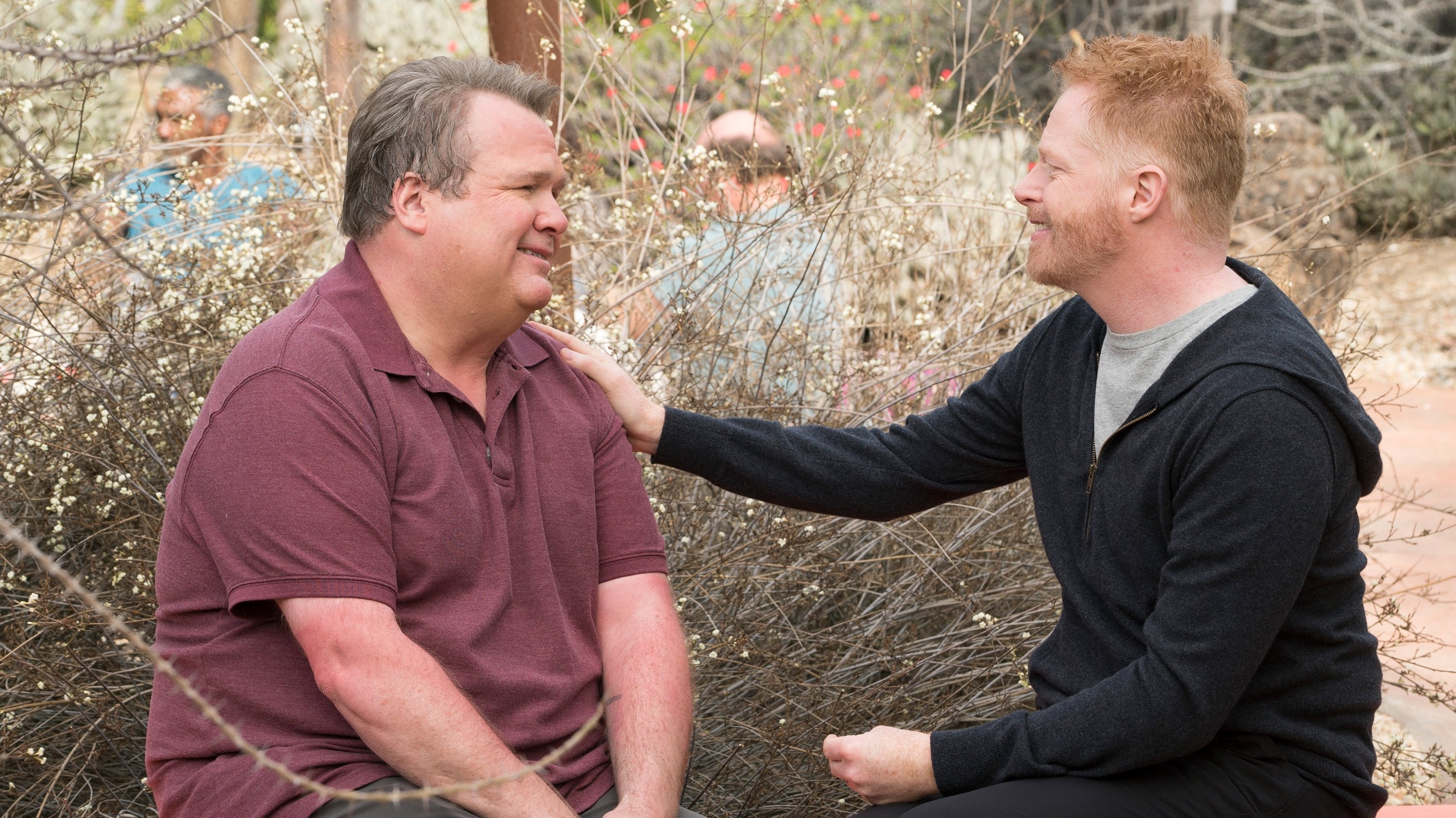 Modern Family 2017  [S09E17] - Royal Visit