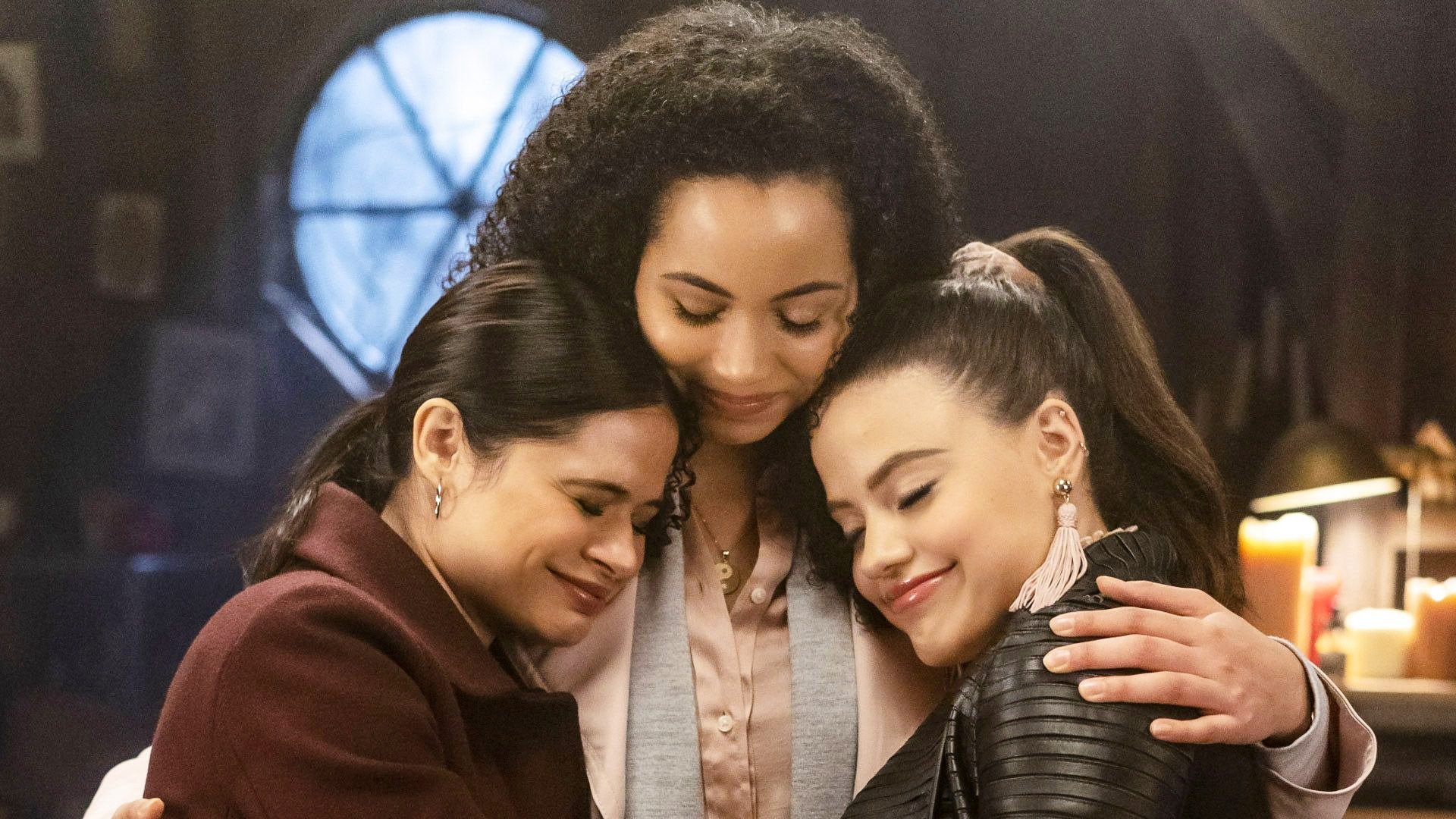 Charmed 2018  [S01E18] - The Replacement