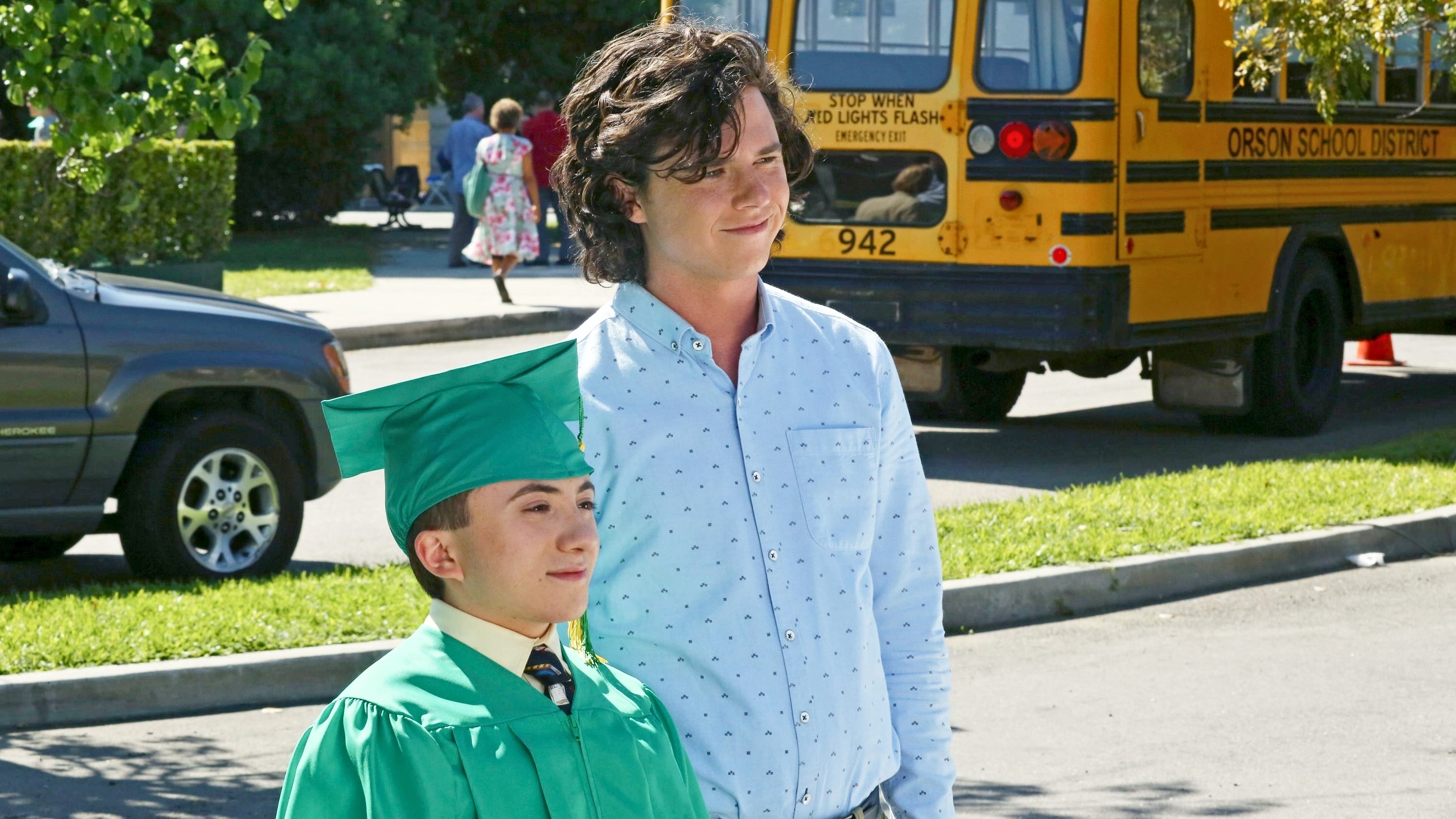 The Middle 2015  [S07E24] - The Show Must Go On