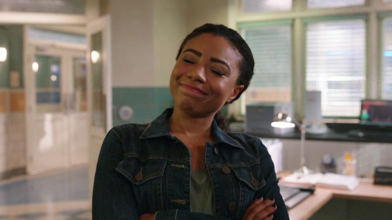 NCIS: New Orleans 2015  [S02E03] - Touched by the Sun