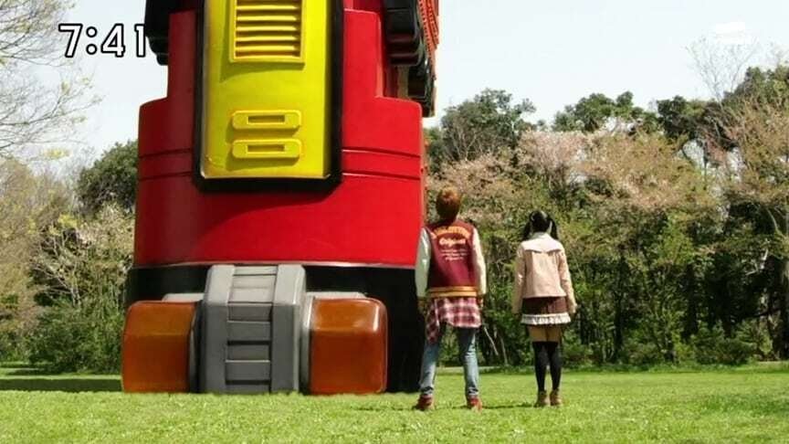 Ressha Sentai ToQger 2014  [S01E13] - Run Fire Extinguisher