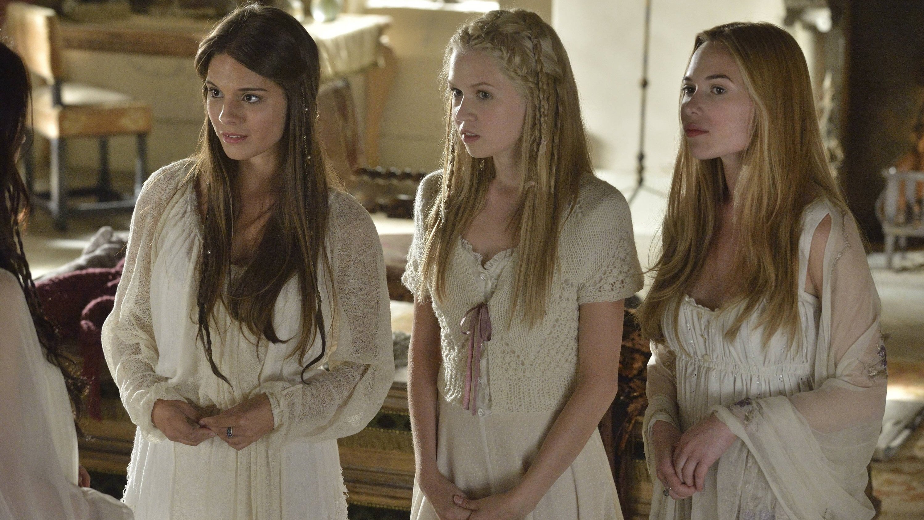 Reign 2013  [S01E02] - Snakes in the Garden
