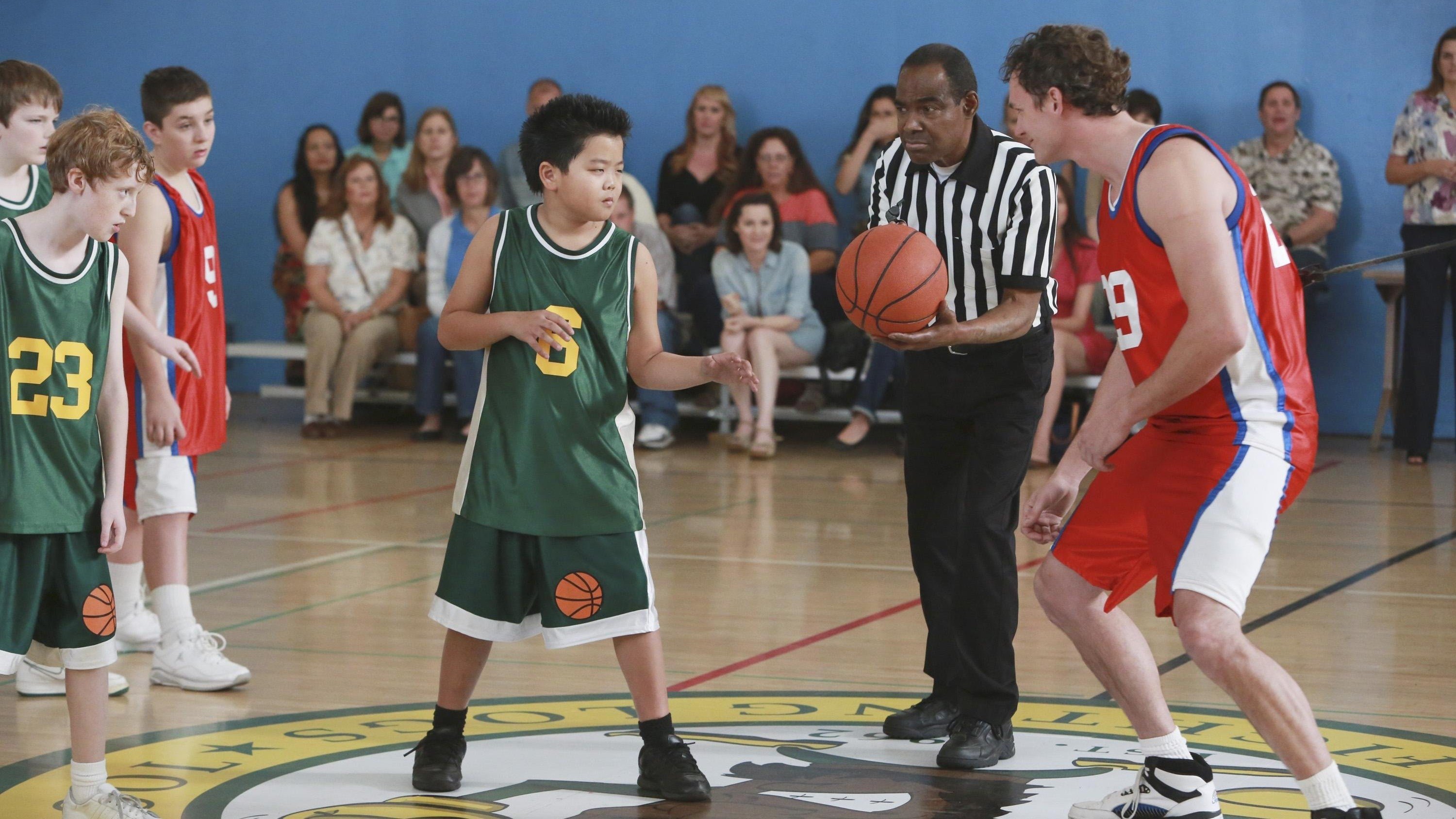 Fresh Off the Boat 2015  [S01E12] - Dribbling Tiger, Bounce Pass Dragon
