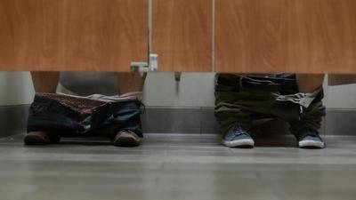 Con Man 2015  [S01E01] - Stalled