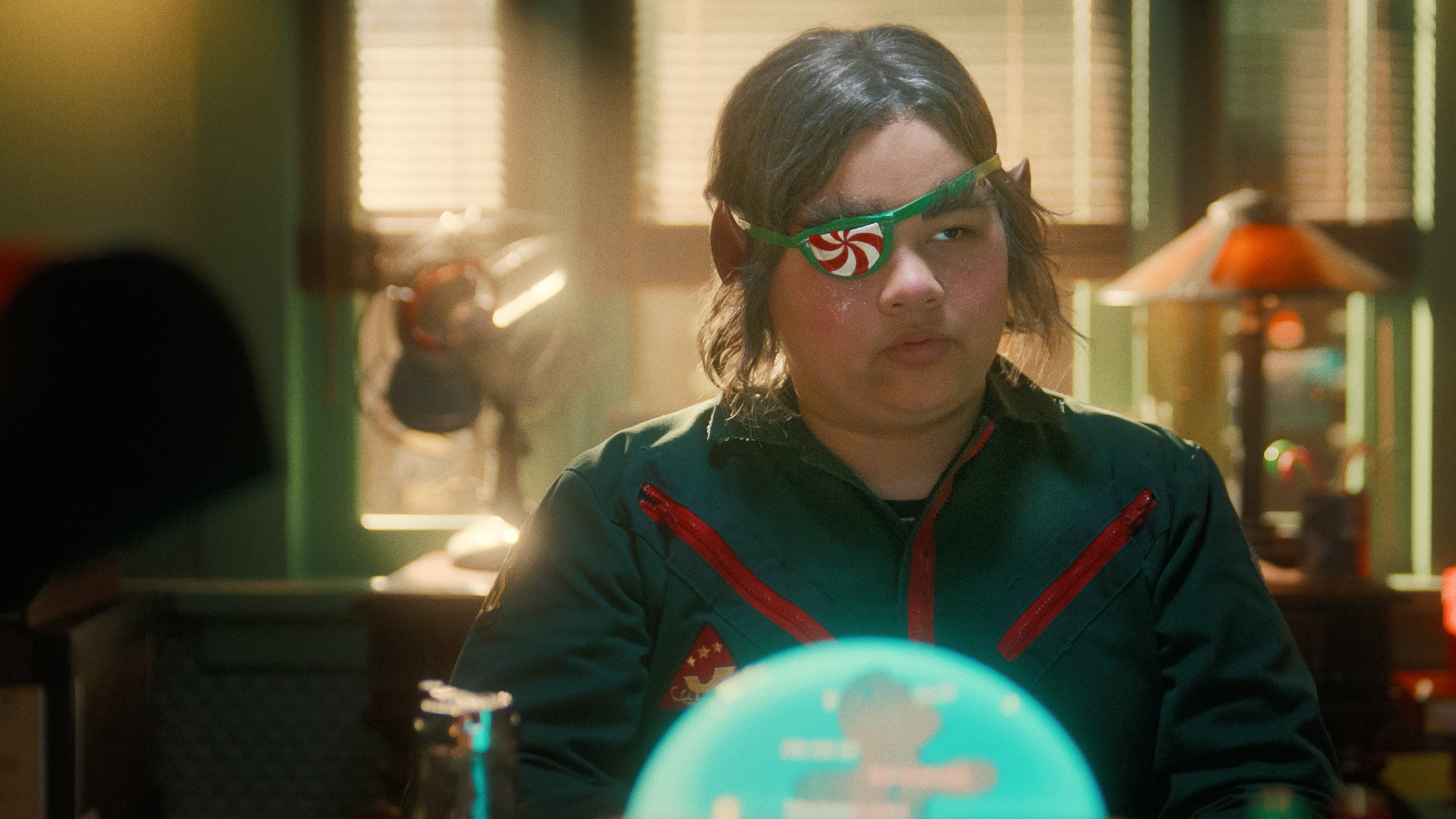 The Santa Clauses 2023  [S02E03] - Chapter Nine: No Magic at the Dinner Table