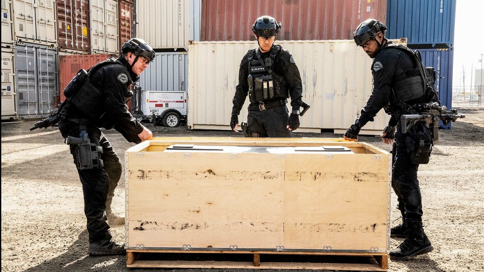 S.W.A.T. 2021  [S05E10] - Three Guns