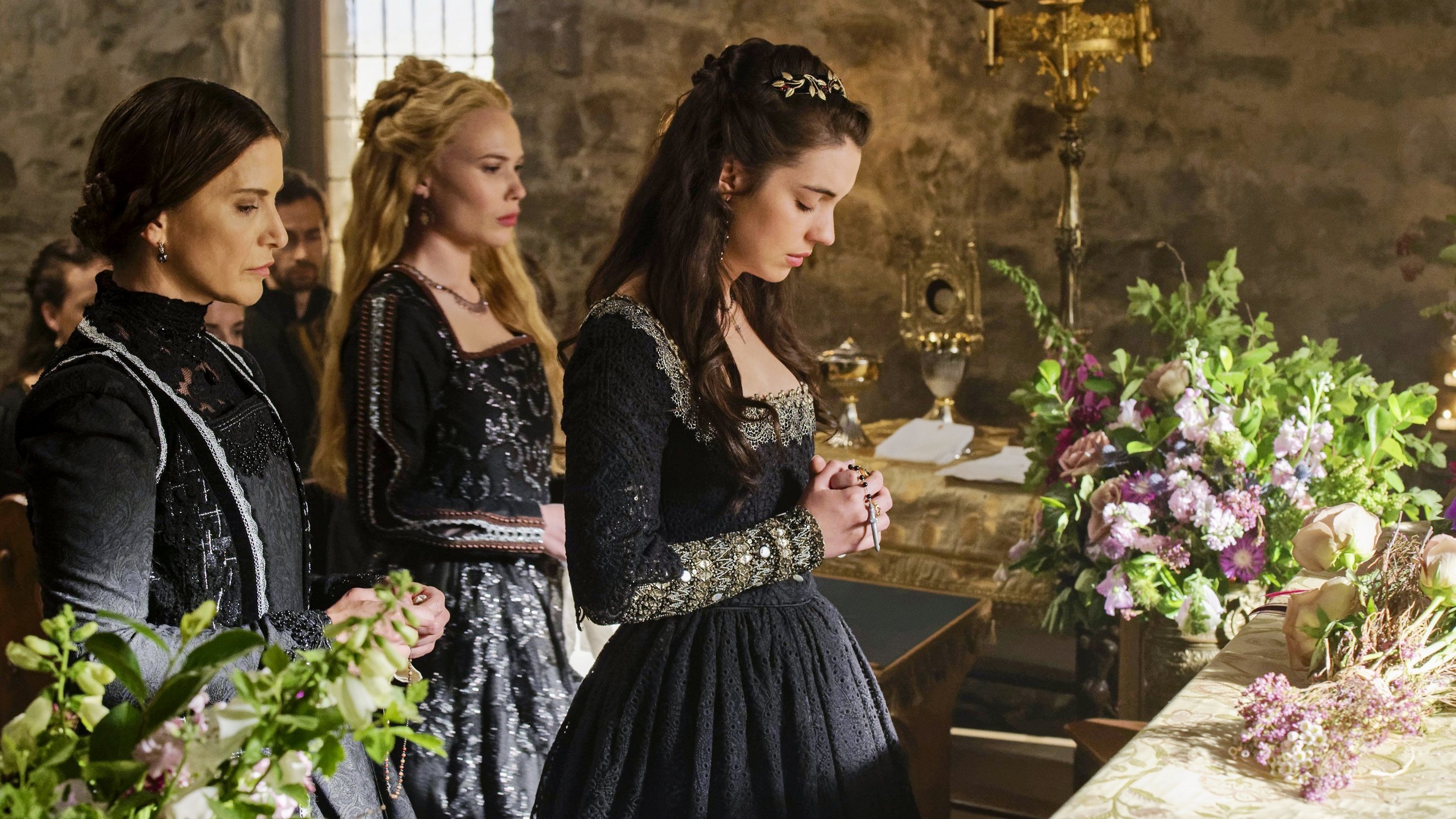 Reign 2017  [S04E01] - With Friends Like These