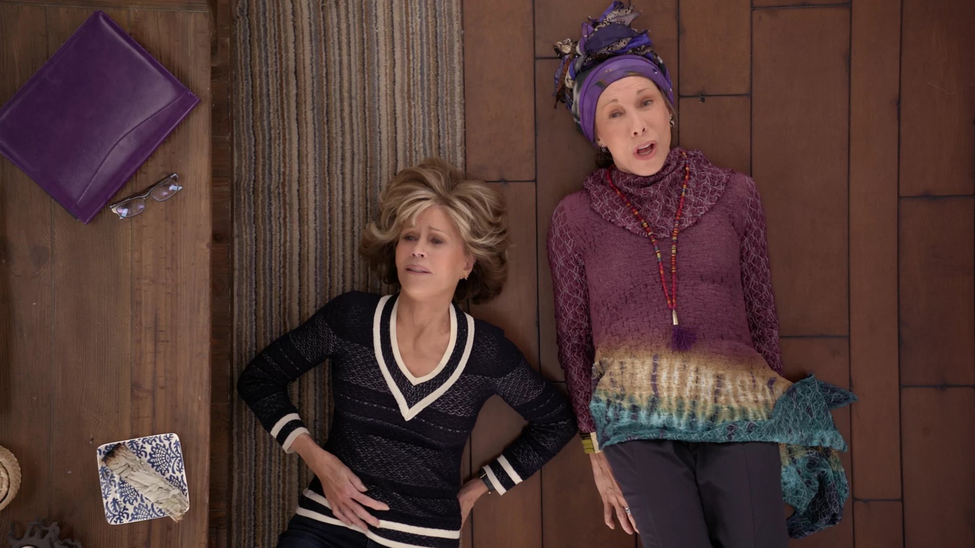 Grace and Frankie 2017  [S03E07] - The Floor