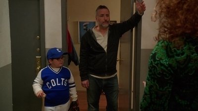 Difficult People 2016  [S02E03] - Italian Pinata