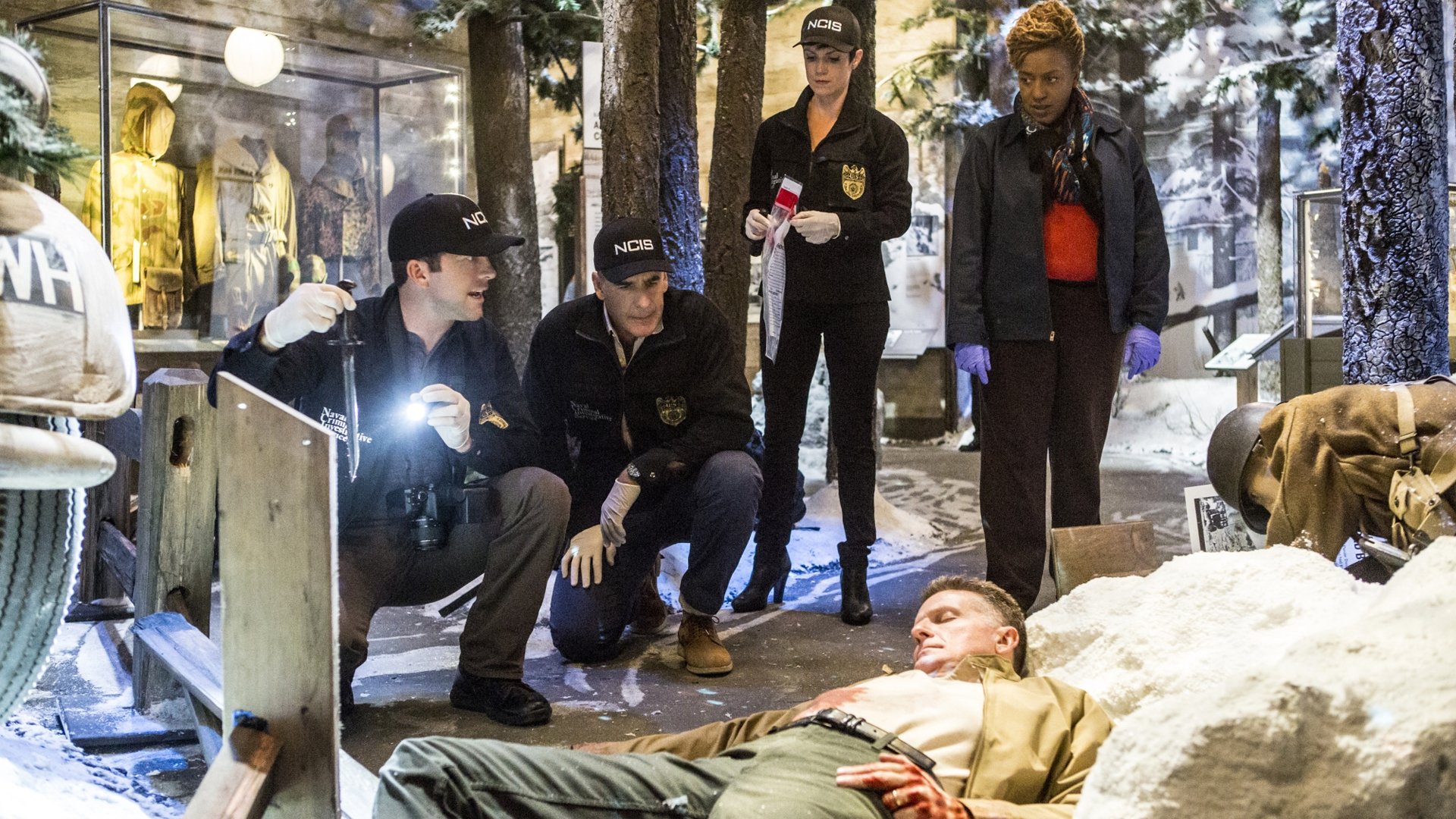 NCIS: New Orleans 2014  [S01E10] - Stolen Valor