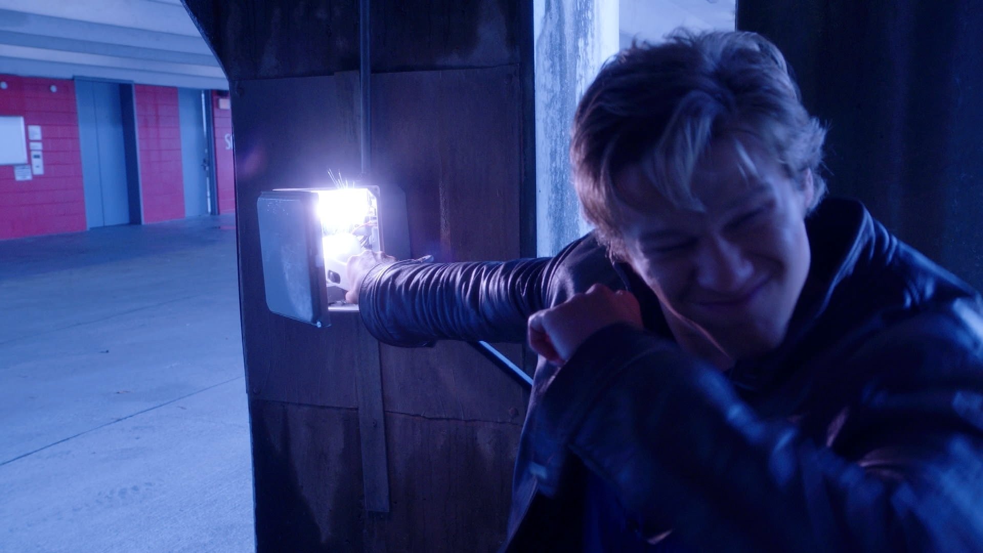 MacGyver 2016  [S01E14] - Fish Scaler