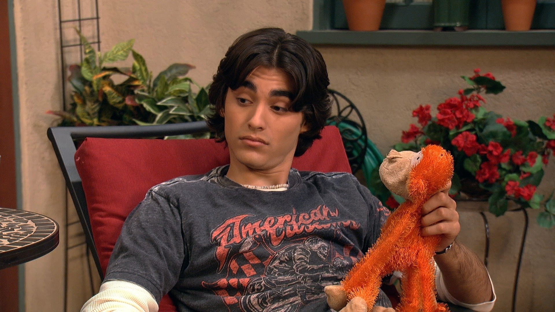 Dog with a Blog 2013  [S02E05] - Tyler Gets a Grillfriend