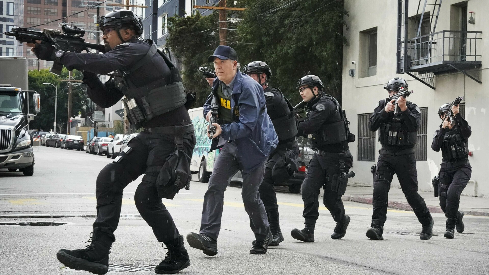 S.W.A.T. 2022  [S06E21] - Forget Shorty