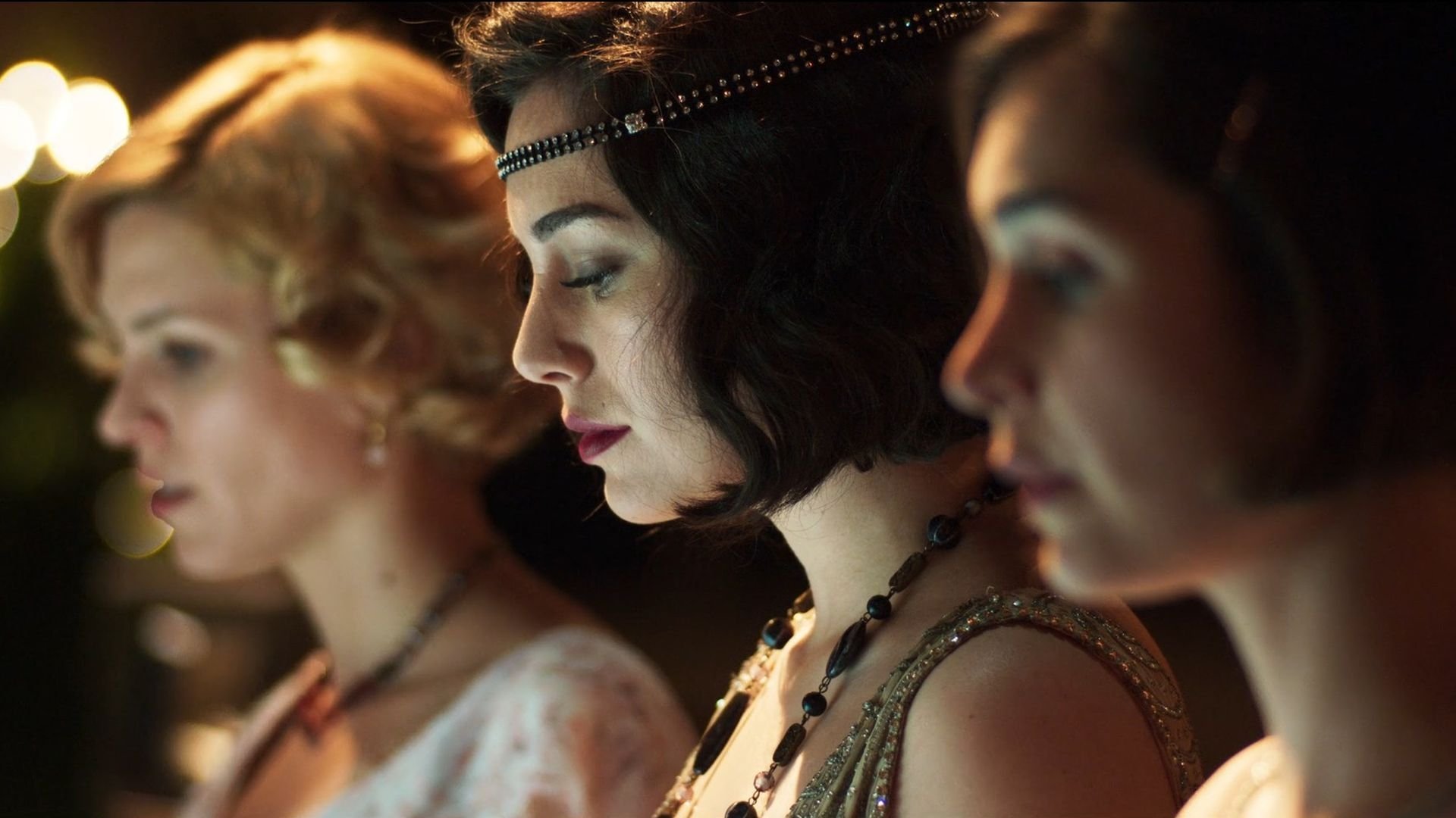 Cable Girls 2017  [S02E01] - Chapter 9: The Choice