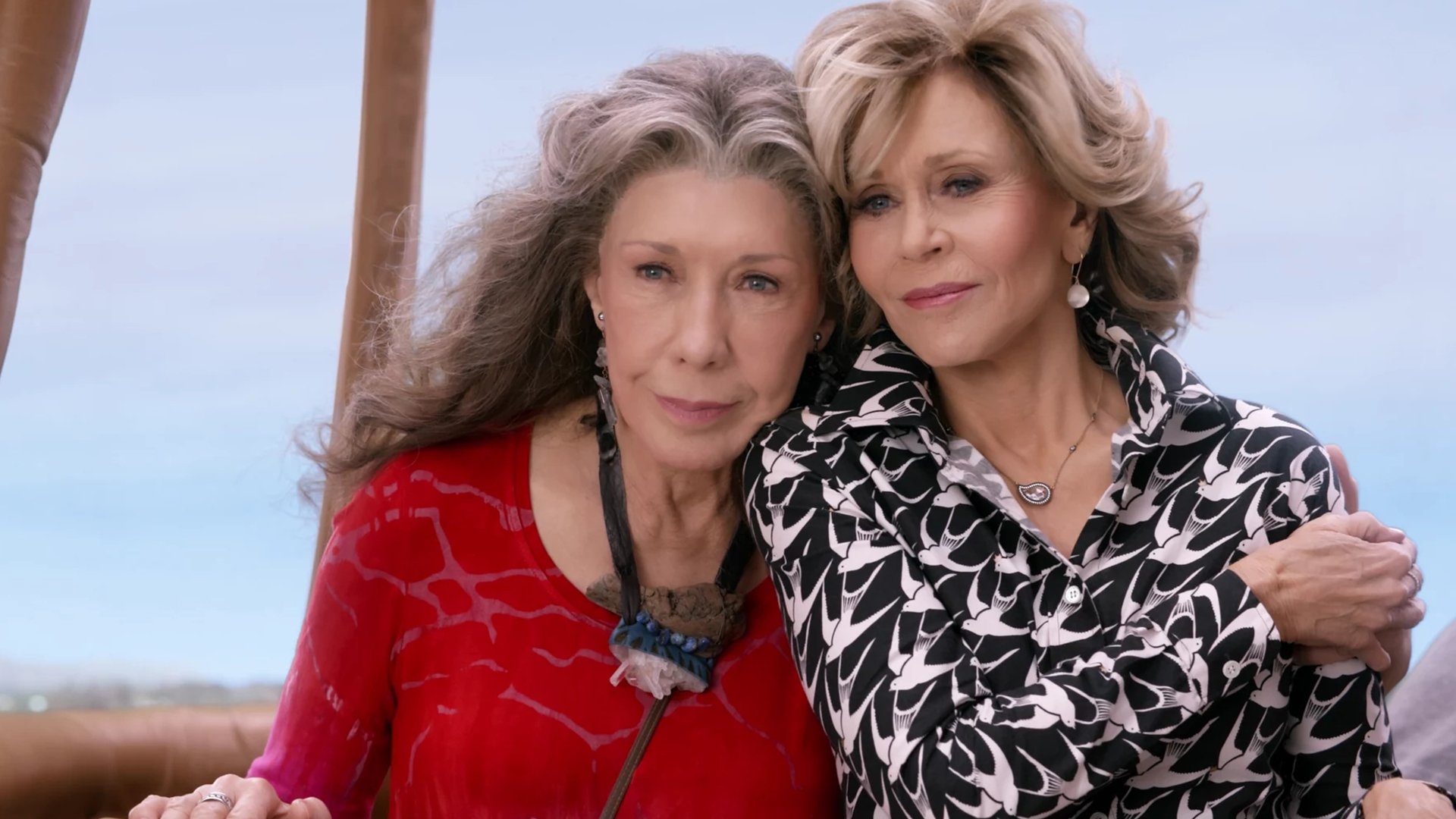 Grace and Frankie 2017  [S03E13] - The Sign