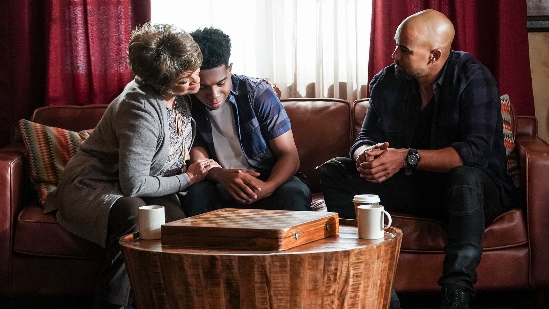 S.W.A.T. 2018  [S02E19] - Invisible