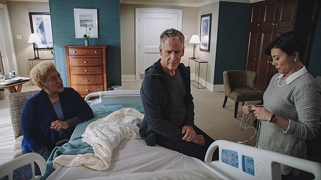 NCIS: New Orleans 2019  [S06E14] - The Man in the Red Suit