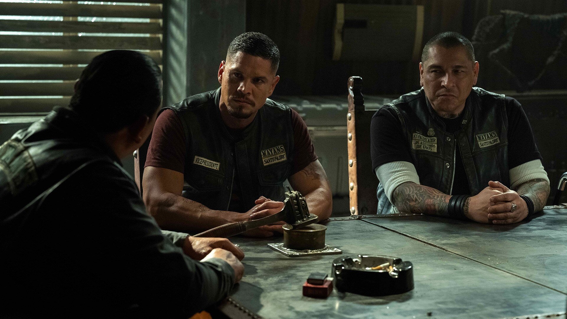 Mayans M.C. 2022  [S04E06] - When I Die, I Want Your Hands on My Eyes
