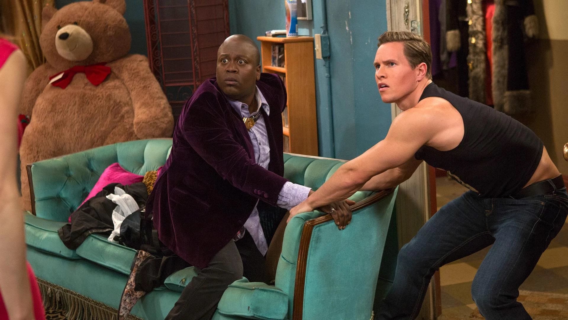 Unbreakable Kimmy Schmidt 2015  [S01E09] - Kimmy Has a Birthday!