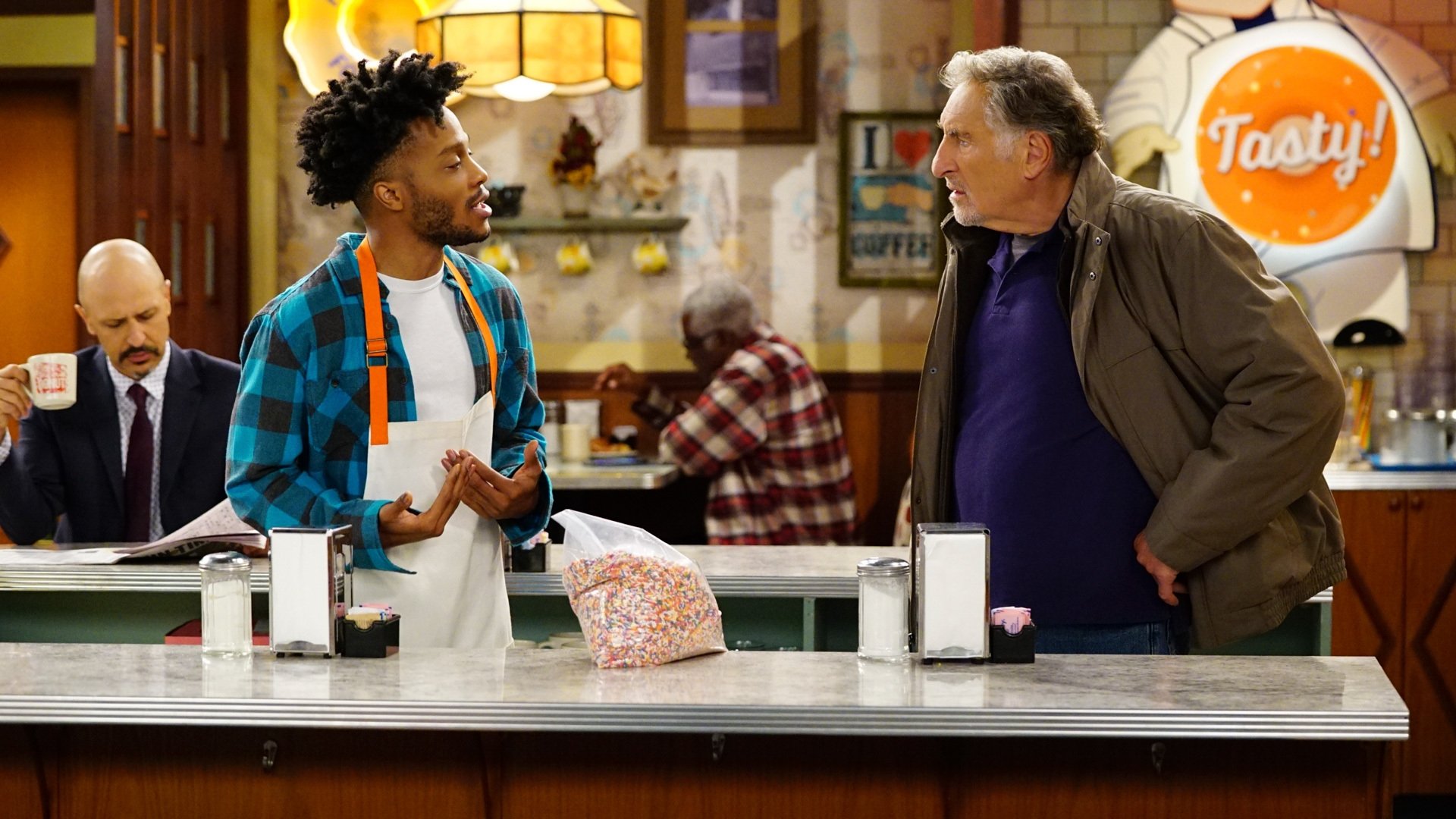 Superior Donuts 2017  [S02E05] - Flour Power