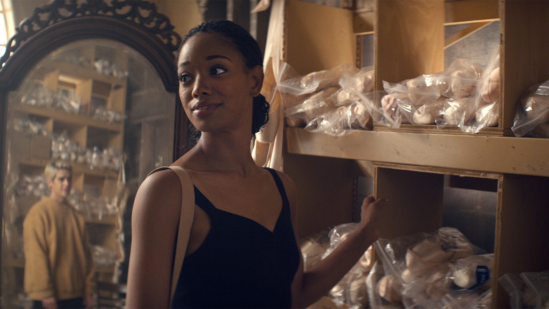 Tiny Pretty Things 2020  [S01E01] - Corps