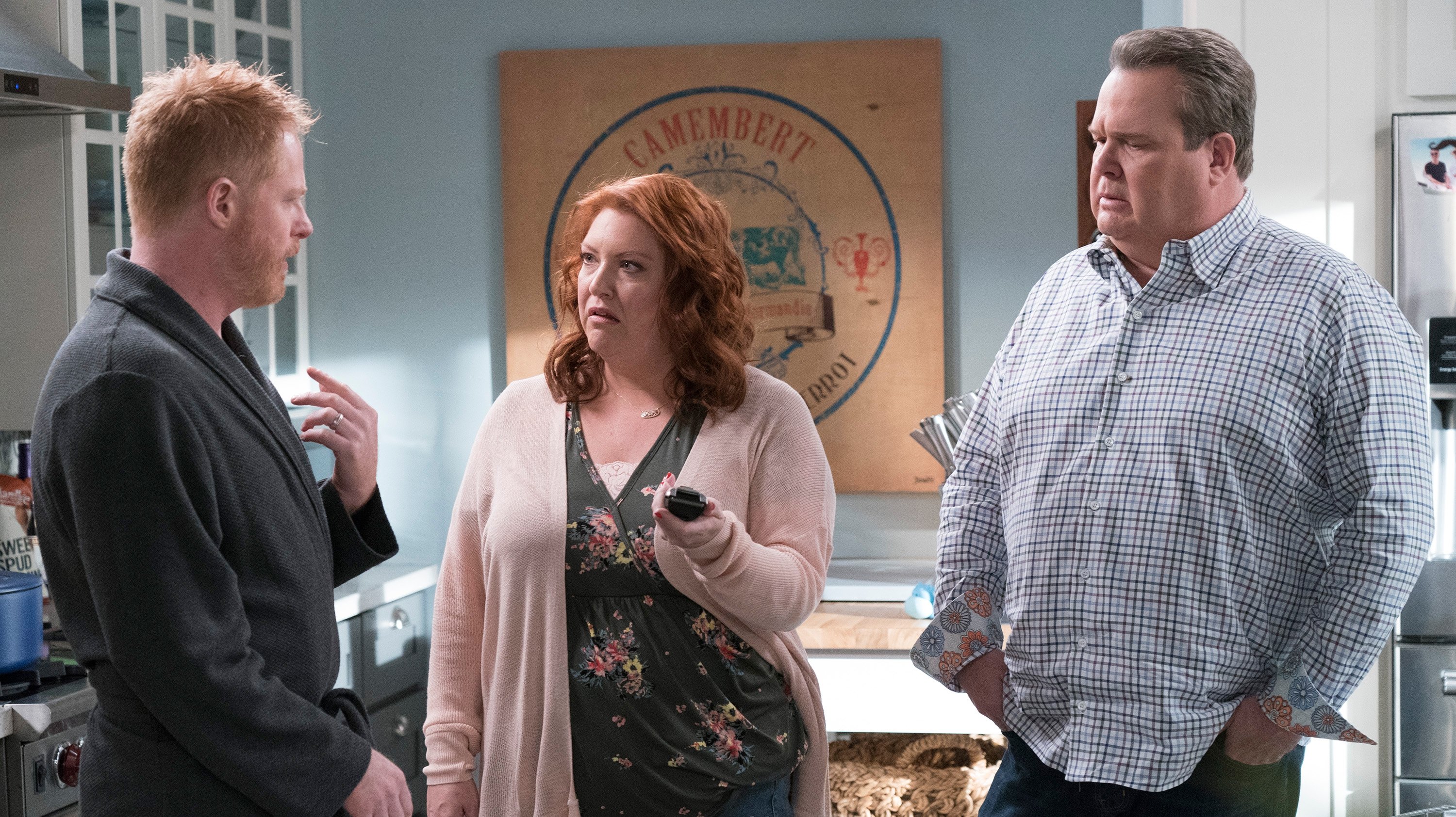 Modern Family 2018  [S10E11] - A Moving Day