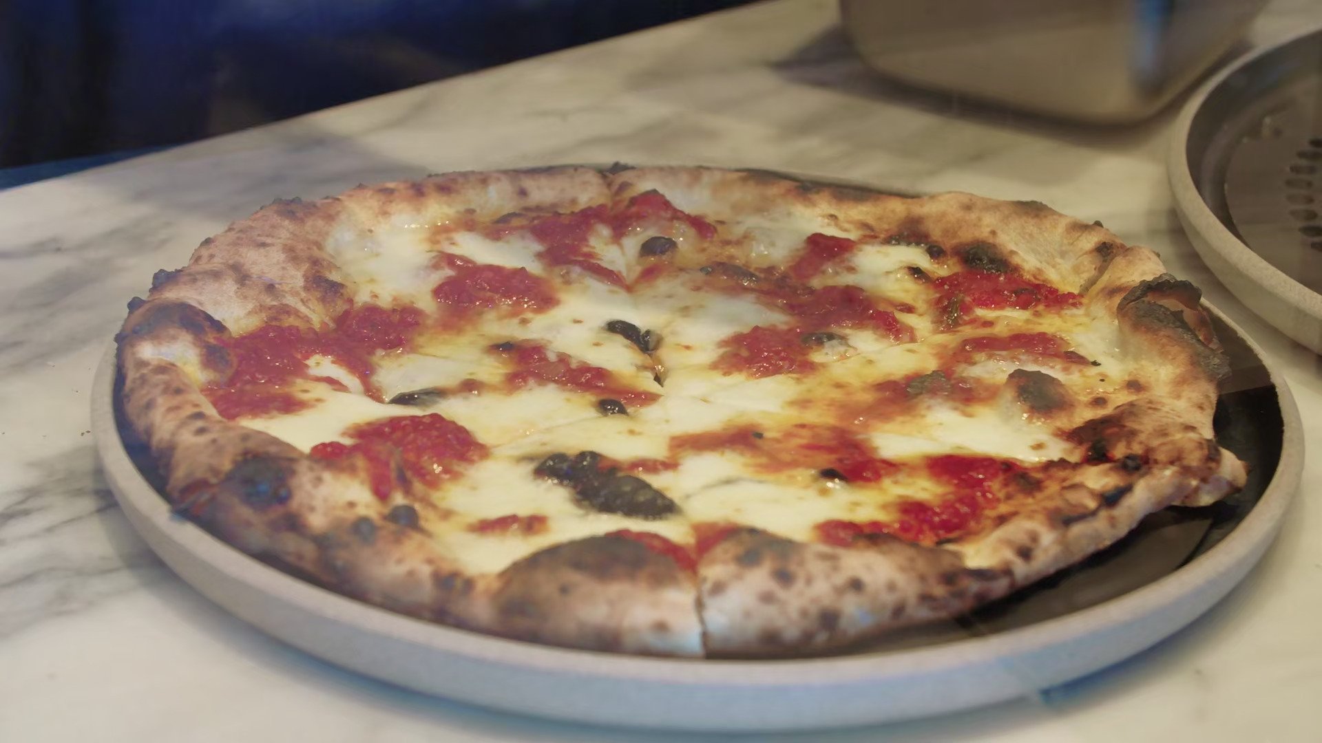 The Chef Show 2020  [S02E02] - Roy's Italian Cuisine