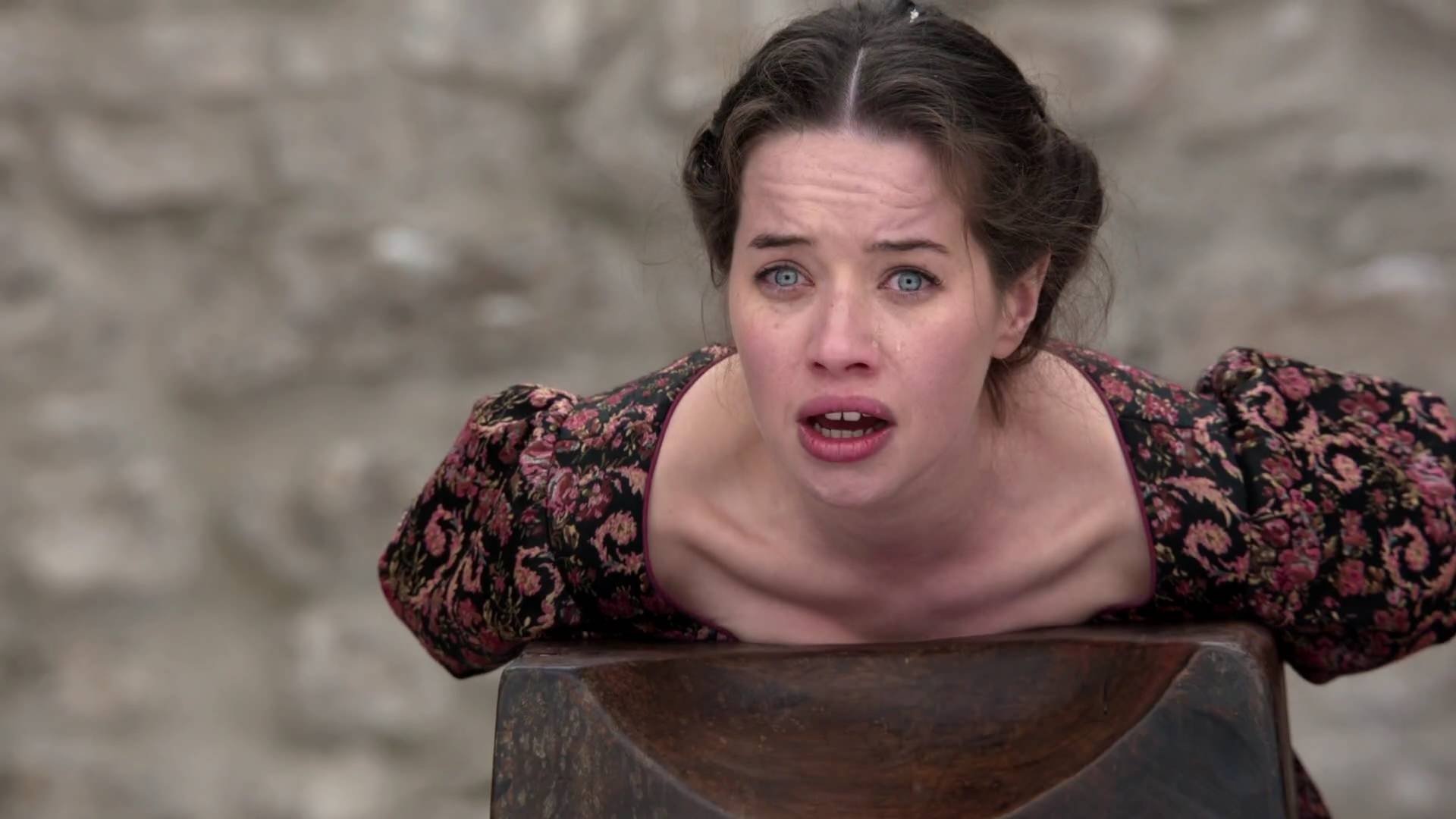 Reign 2015  [S03E18] - Spiders in a Jar