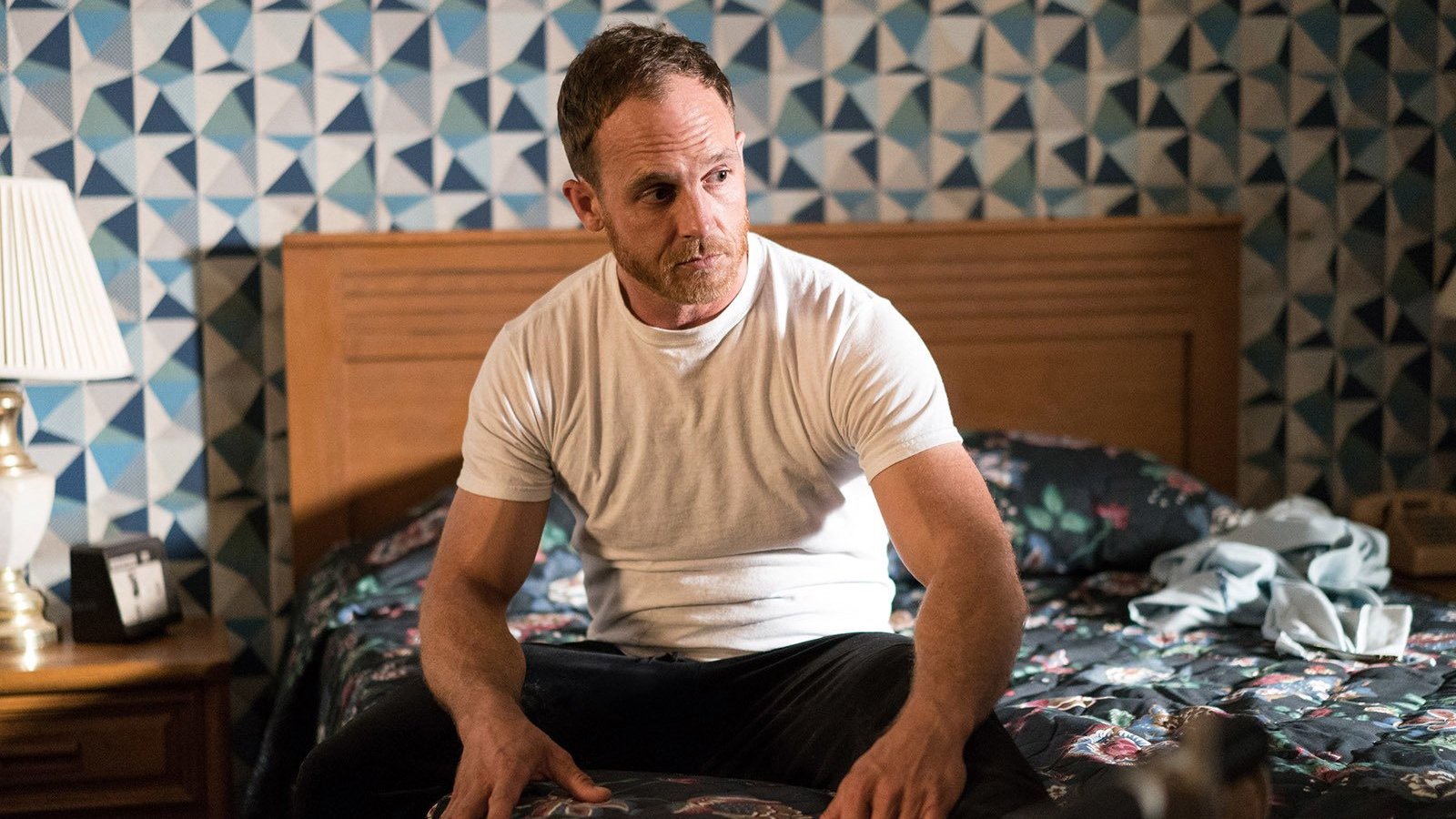 Sneaky Pete 2018  [S02E03] - Man on the Run