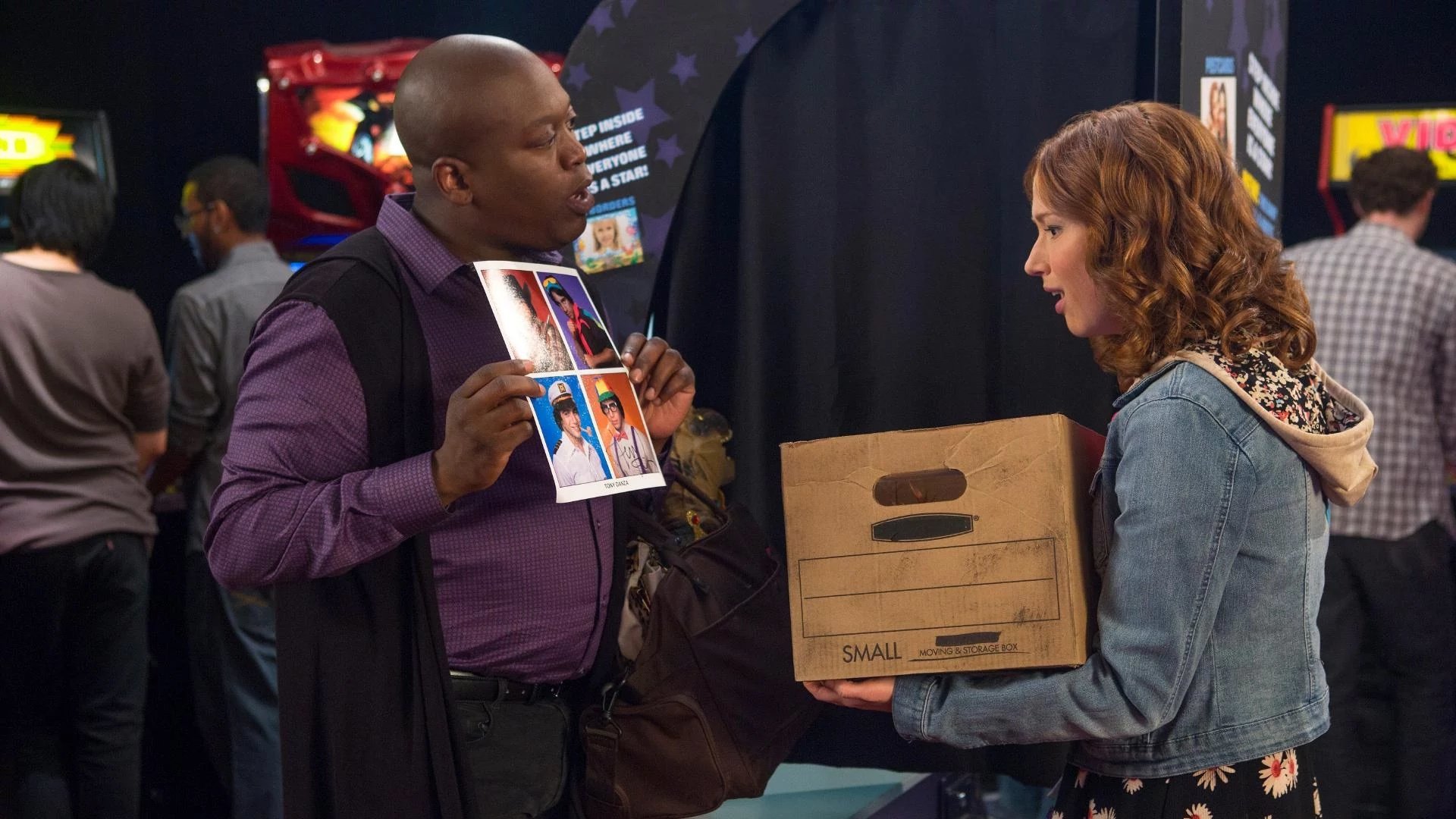 Unbreakable Kimmy Schmidt 2015  [S01E04] - Kimmy Goes to the Doctor!