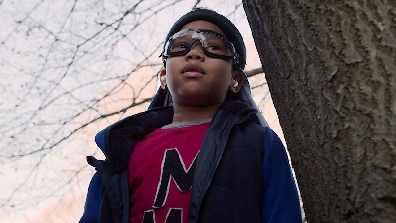 Raising Dion 2022  [S02E01] - ISSUE #201: A Hero Returns
