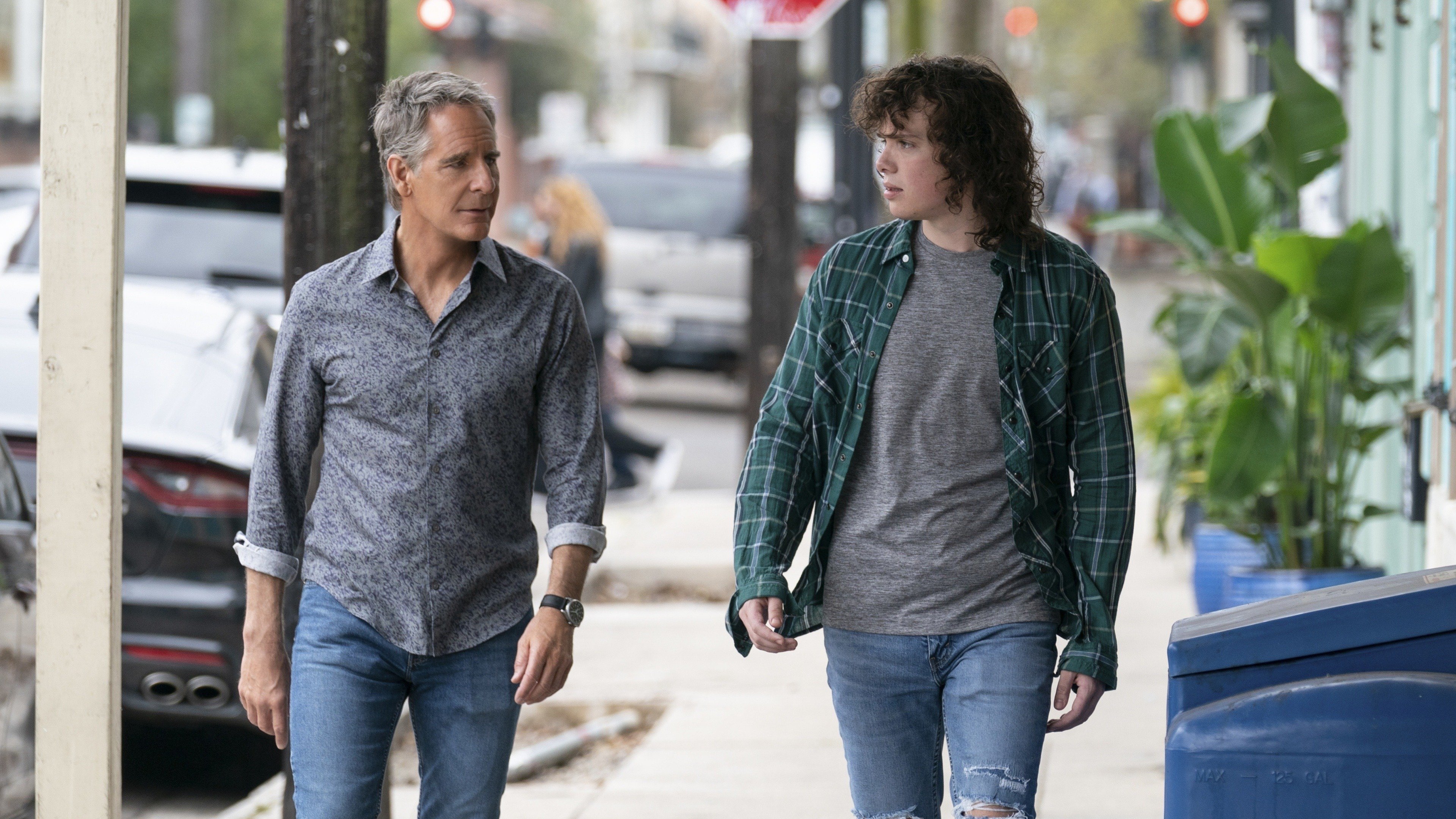 NCIS: New Orleans 2020  [S07E15] - Runs In The Family (1)