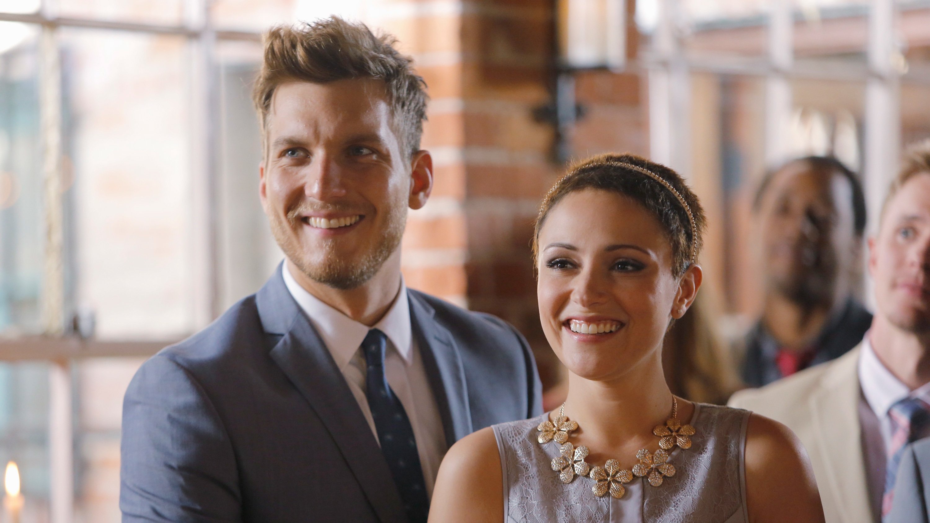 Chasing Life 2015  [S02E01] - A View From the Ledge
