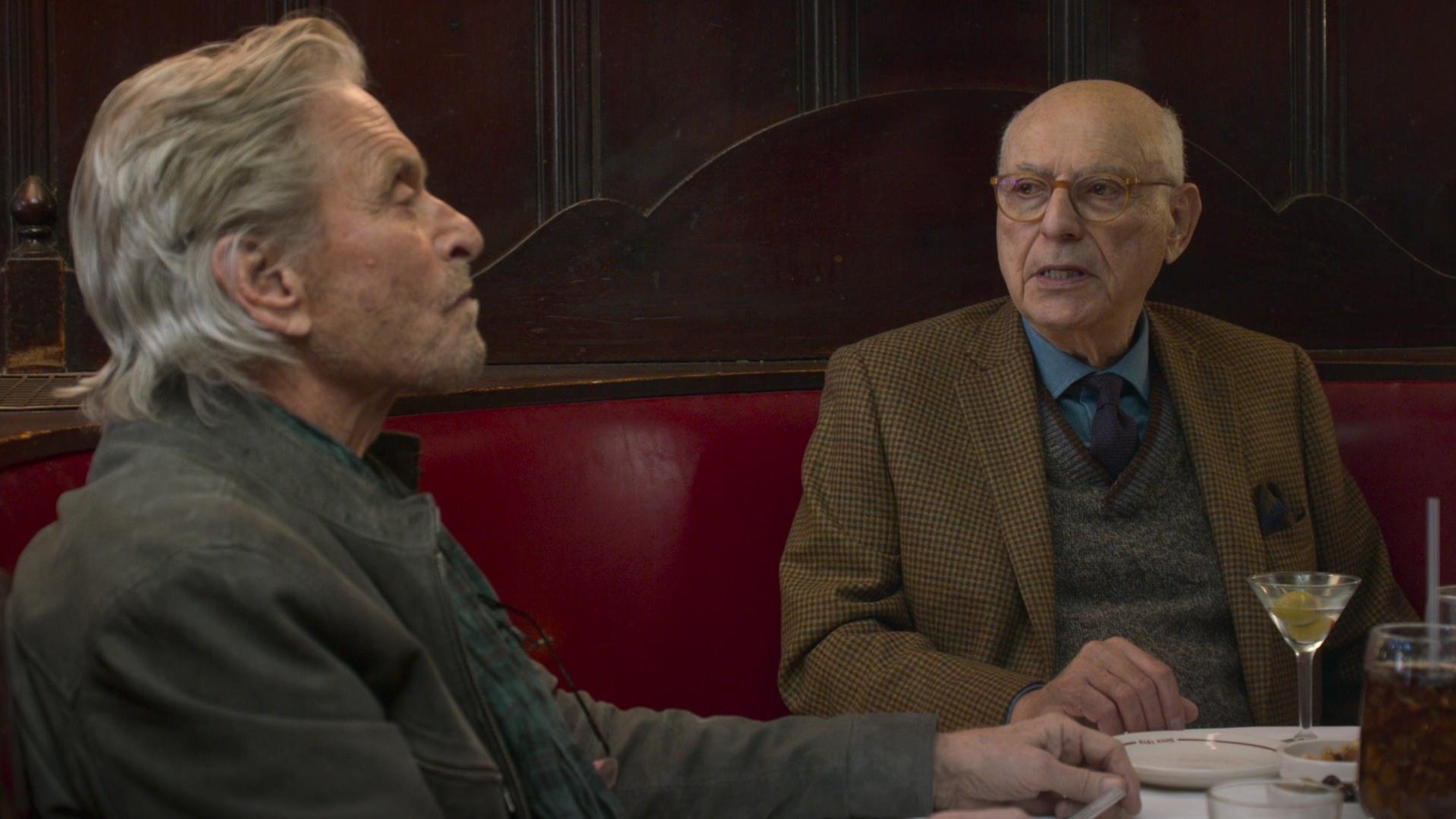The Kominsky Method 2018  [S01E01] - Chapter 1. An Actor Avoids