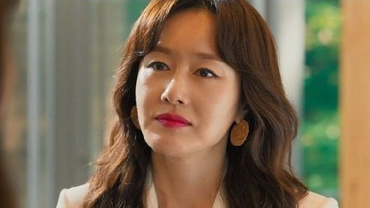 High Class 2021  [S01E05] - A Dangerous Deal
