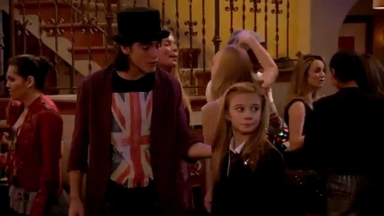 Dog with a Blog 2012  [S01E20] - Avery's Wild Party