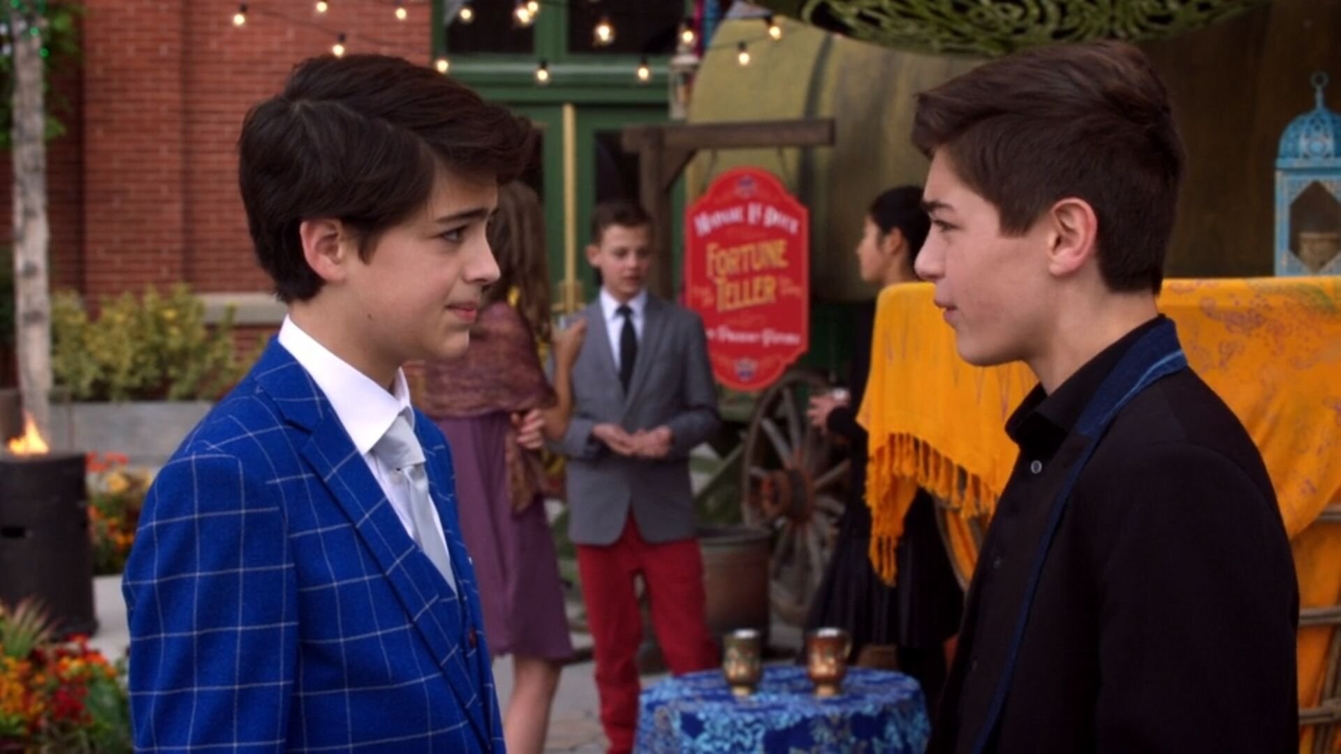 Andi Mack 2017  [S02E13] - Cyrus' Bash-Mitzvah!