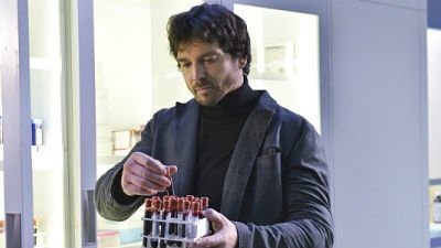 Beauty and the Beast 2015  [S03E11] - Unbreakable
