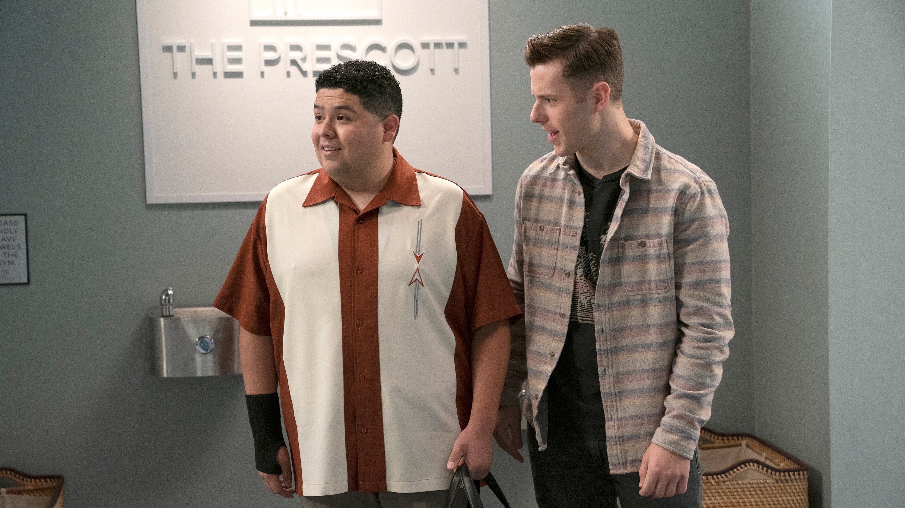 Modern Family 2019  [S11E10] - The Prescott